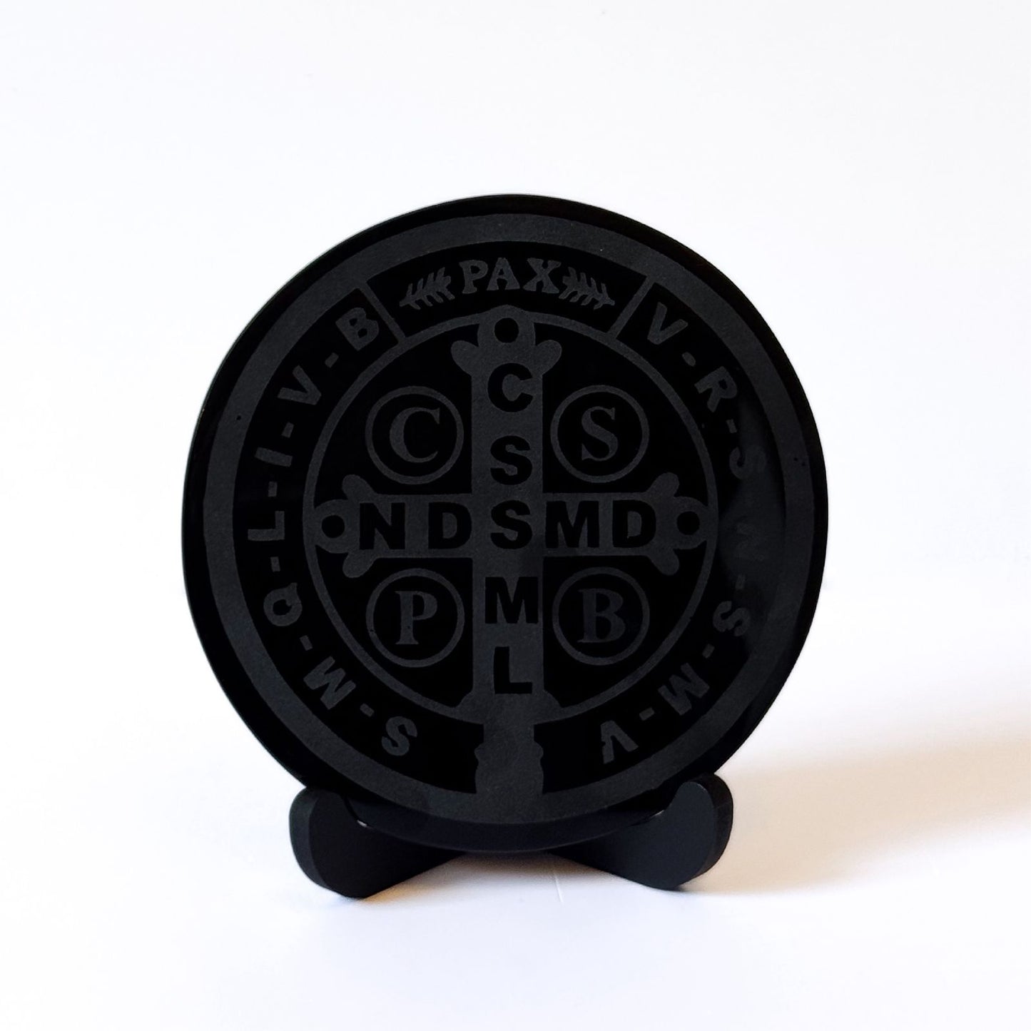 ESPEJO DE OBSIDIANA CON MEDALLA DE SAN BENITO